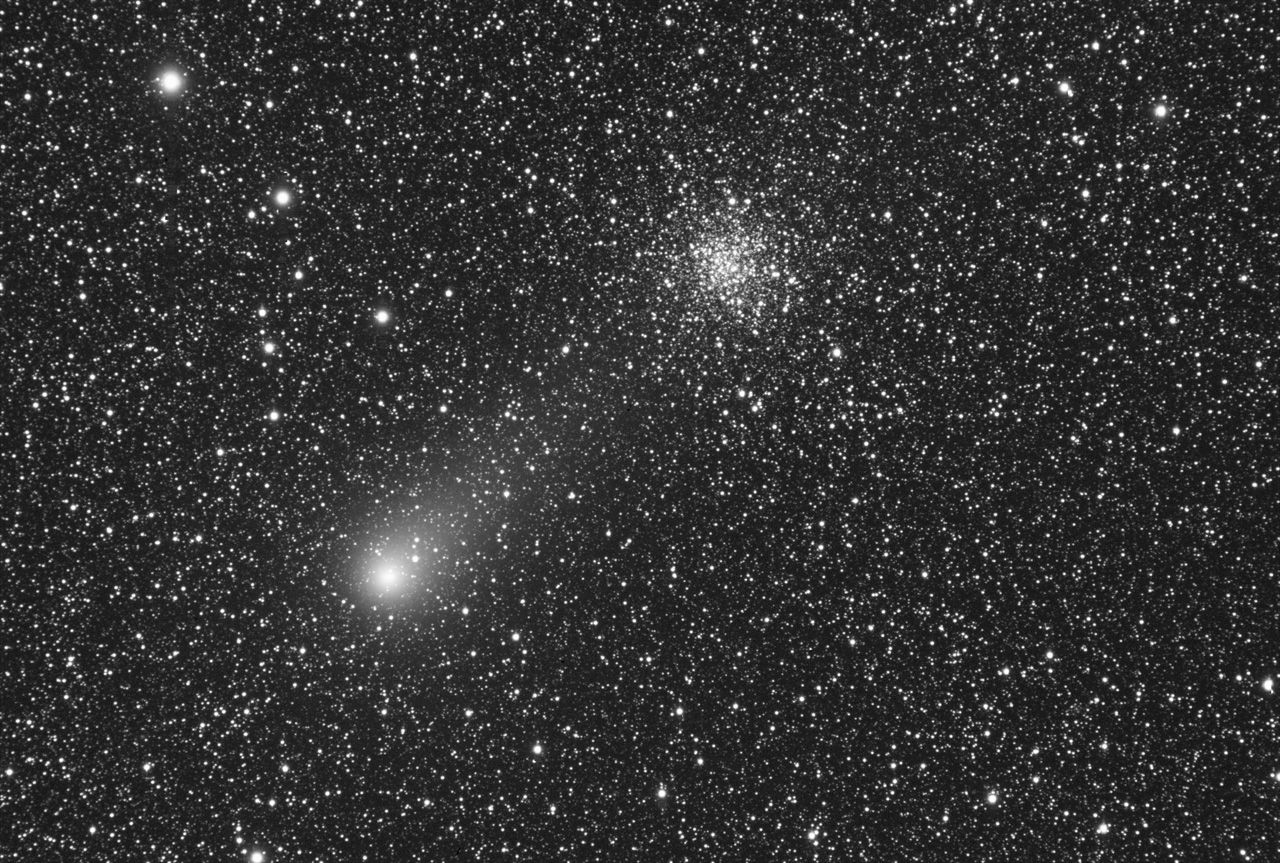 Comet Garradd - C2009-P1 passing Cluster M71