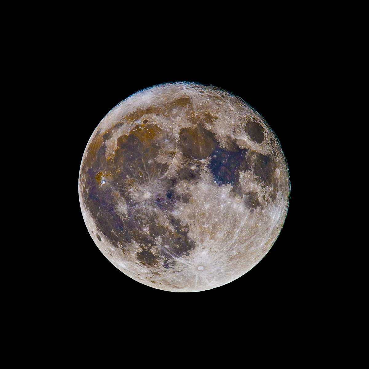 Moon_at_Perigee_March20_2011
